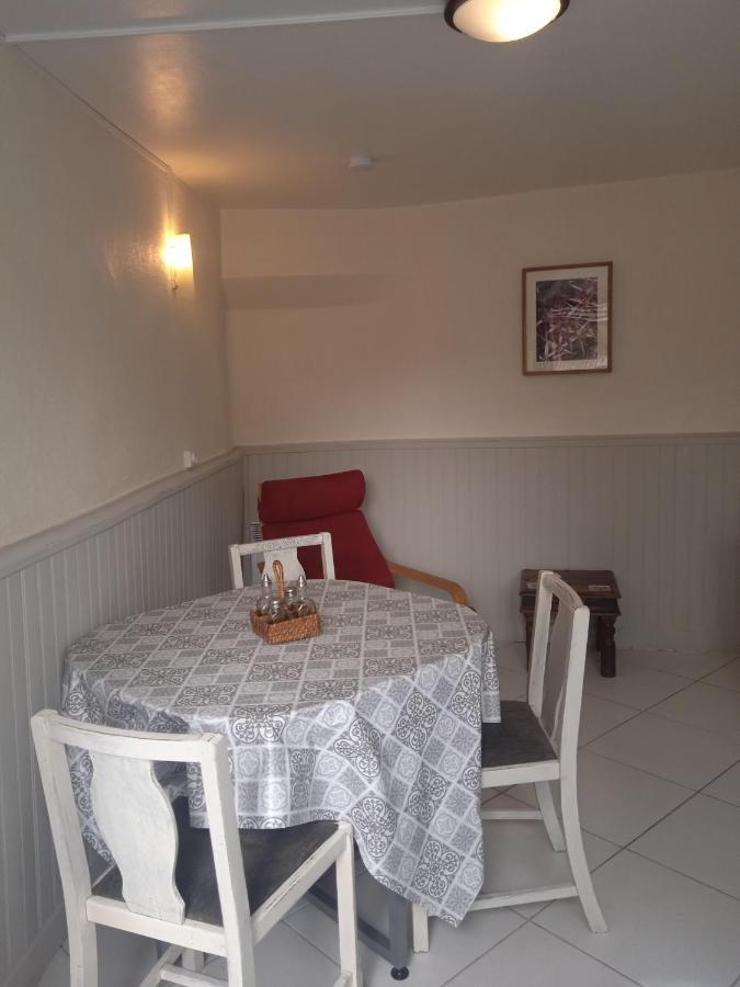 Villa Chez les fleurs à Vieilleville Extérieur photo